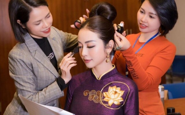 Trang điểm sự kiện