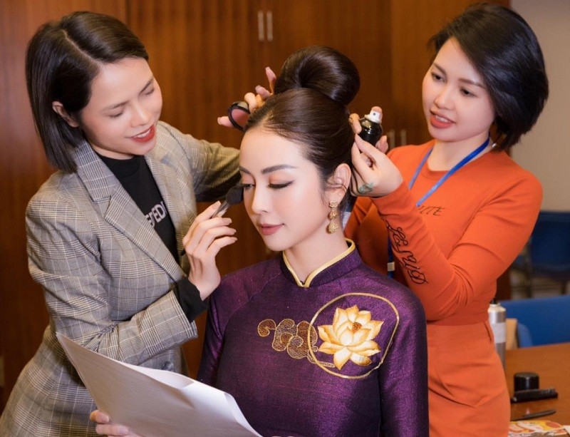 Trang điểm sự kiện